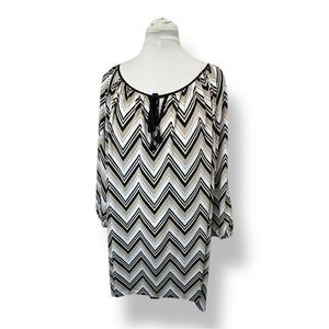 Avenue Women’s Plus Size 3/4 Sleeve Tunic Top Zig Zag Chevron Peasant Tan 30/32